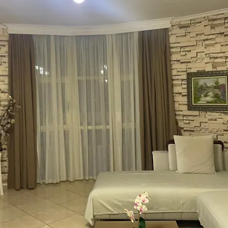 Aras Apartament * Vlorë